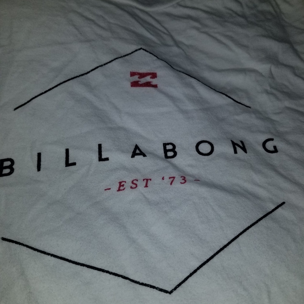 White billabong t shirt